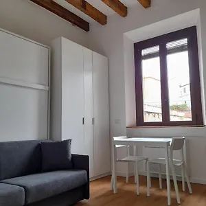 https://flat-in-milano-porta-romana.it-lombardy.com